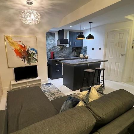 Newly Renovated Modern Studio Apartment In West Kensington London Bagian luar foto